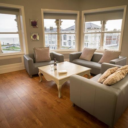 Cornerhouse Apartments Ландъндо Екстериор снимка