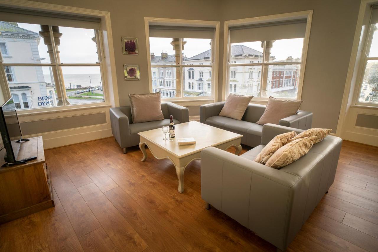 Cornerhouse Apartments Ландъндо Екстериор снимка