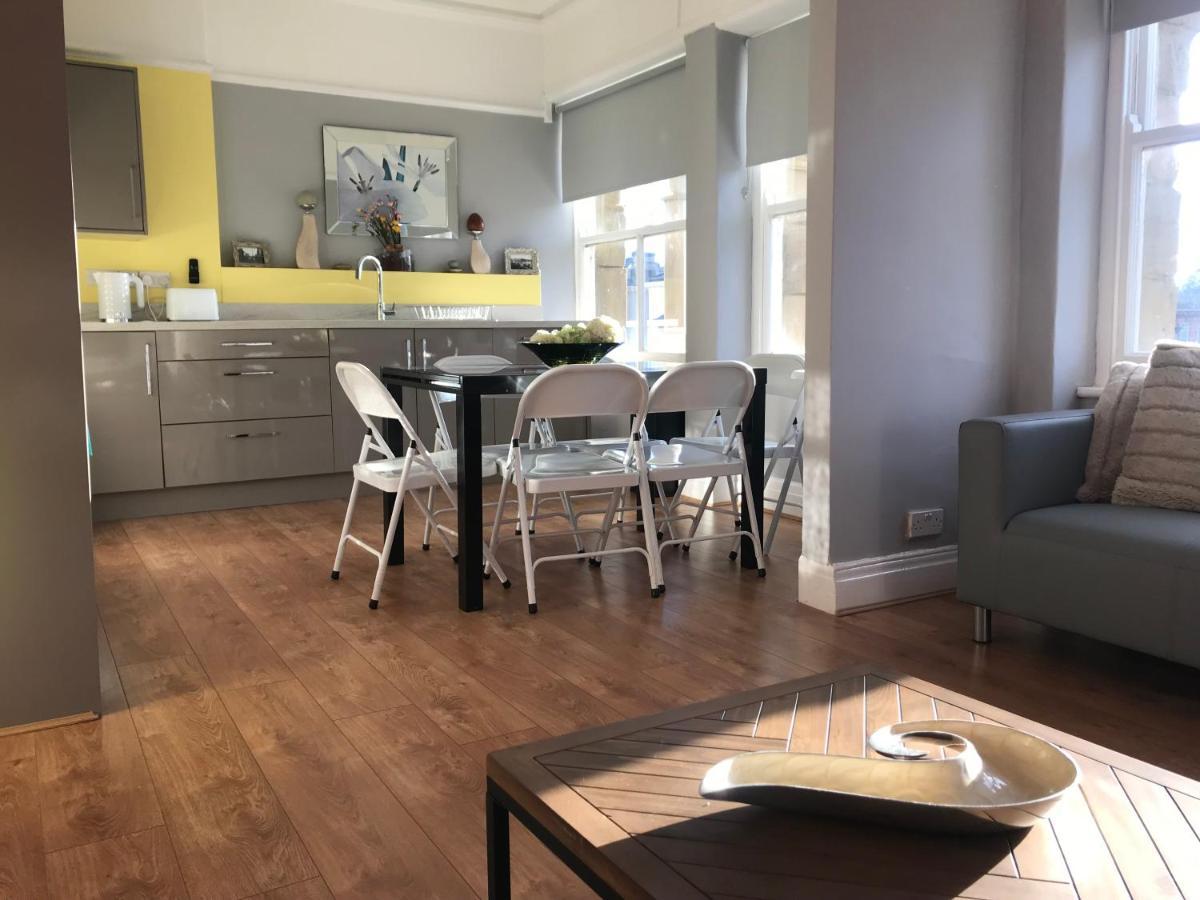 Cornerhouse Apartments Ландъндо Екстериор снимка