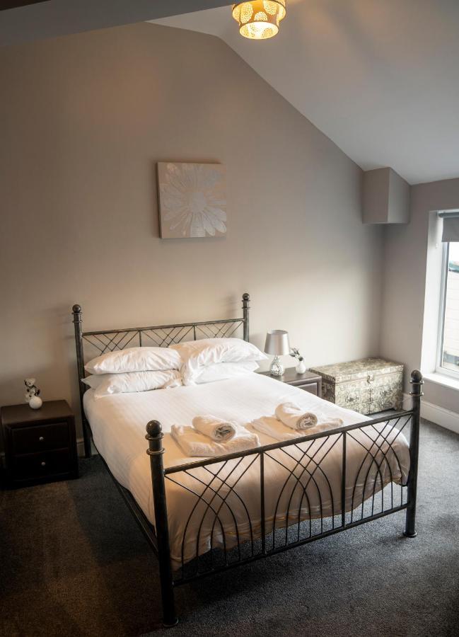 Cornerhouse Apartments Ландъндо Екстериор снимка