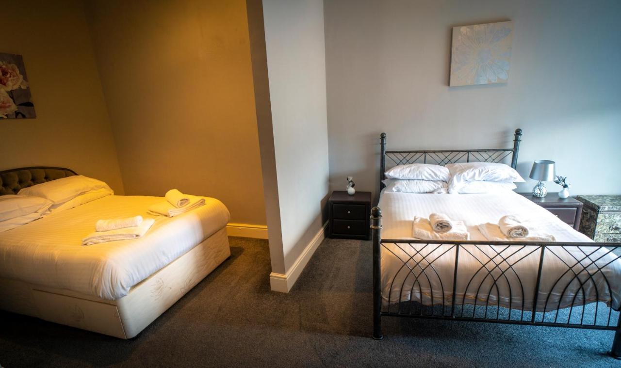 Cornerhouse Apartments Ландъндо Екстериор снимка