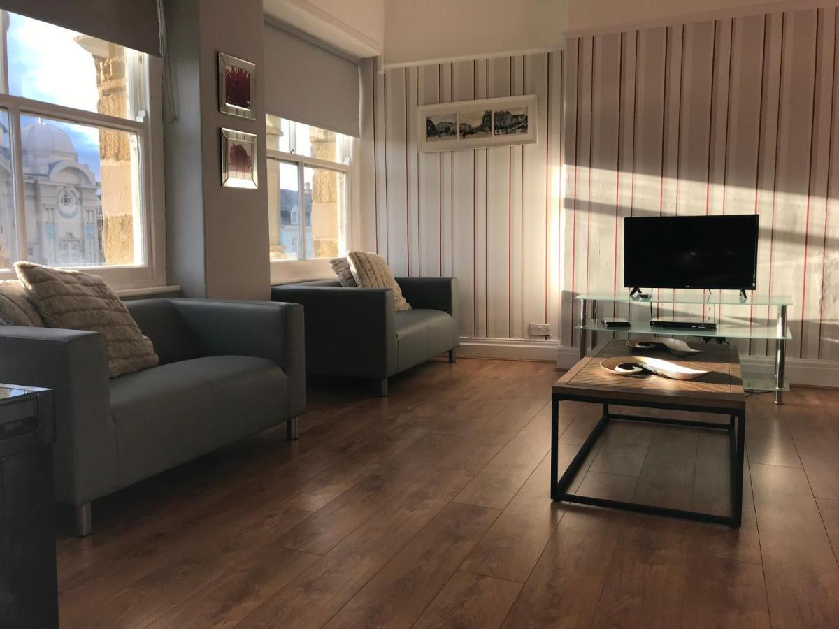 Cornerhouse Apartments Ландъндо Екстериор снимка