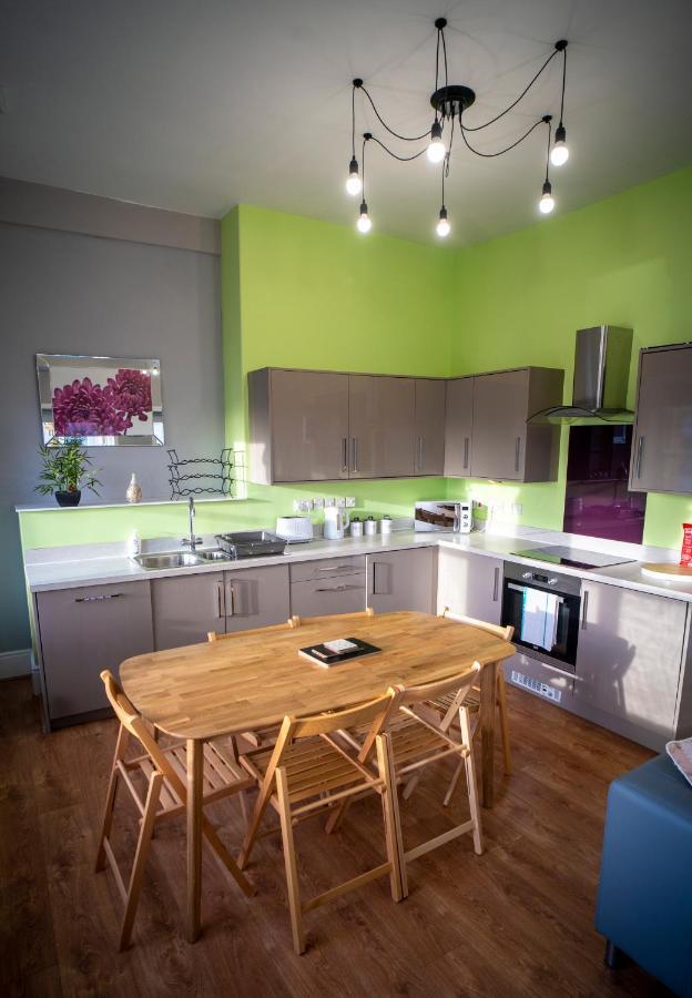 Cornerhouse Apartments Ландъндо Екстериор снимка