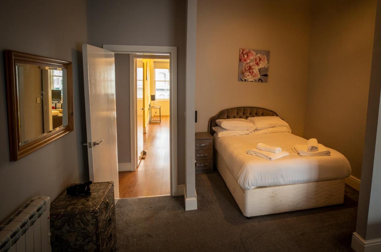 Cornerhouse Apartments Ландъндо Екстериор снимка